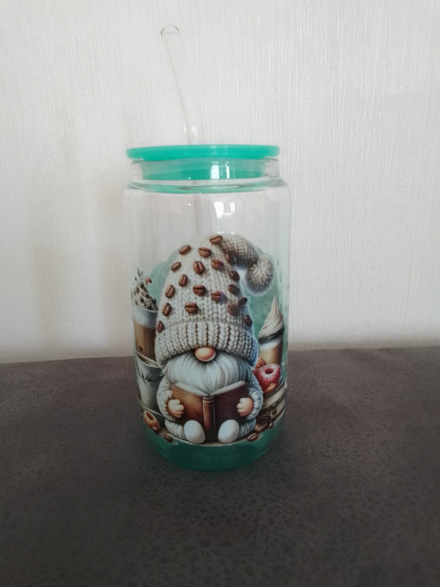 Trinkglasbecher mit Gnom-Motiv & Strohhalm – 500 ml