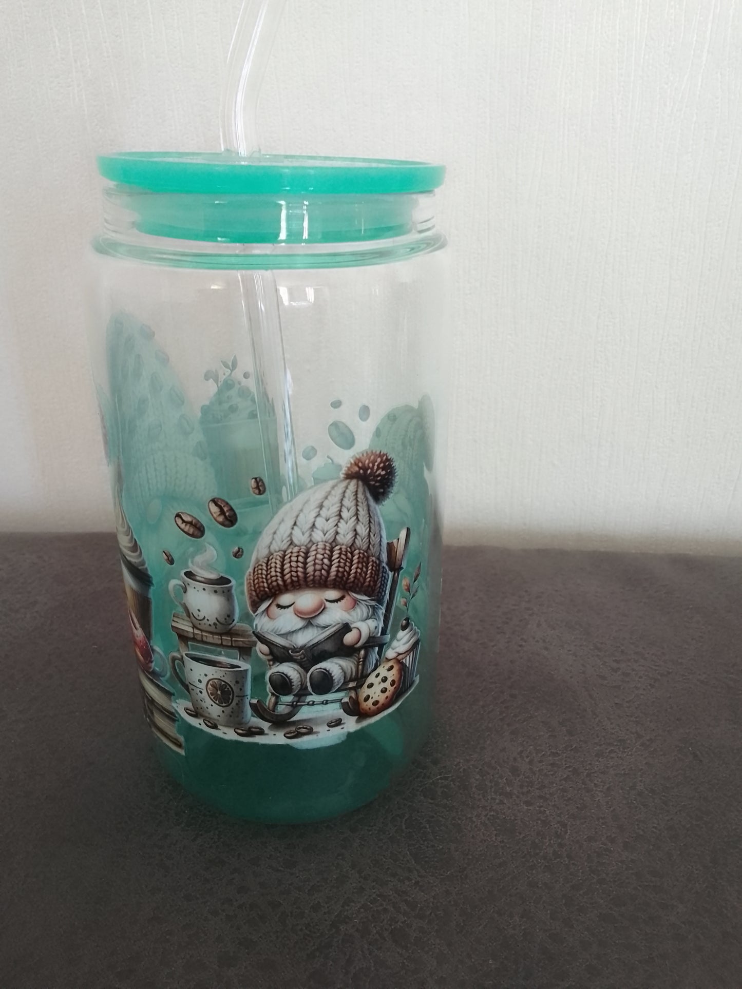 Trinkglasbecher mit Gnom-Motiv & Strohhalm – 500 ml