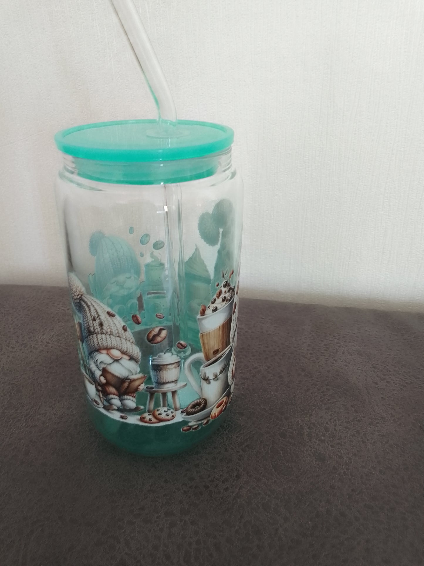 Trinkglasbecher mit Gnom-Motiv & Strohhalm – 500 ml