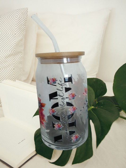 Trinkglas mit Bambusdeckel – MOM LIFE (500ml)