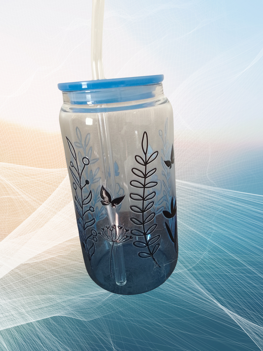 Trinkglas mit floralen Motiven & Strohhalm – 500 ml
