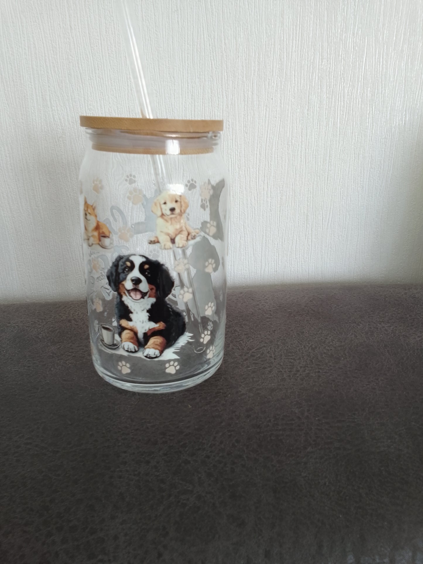 Hunde-Trinkglas500 ml – niedliches Design mit Spruch & Pfotenabdrücken