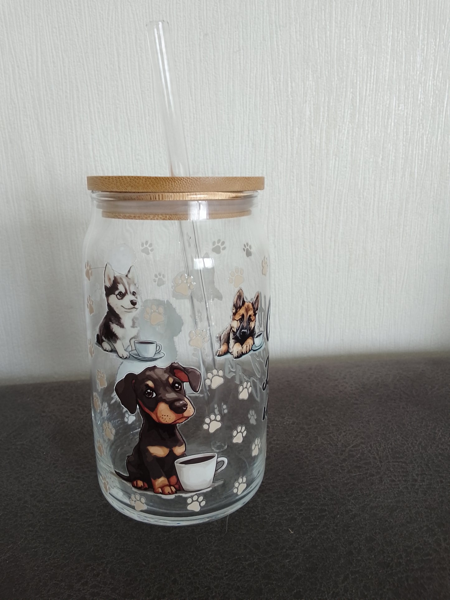 Hunde-Trinkglas500 ml – niedliches Design mit Spruch & Pfotenabdrücken